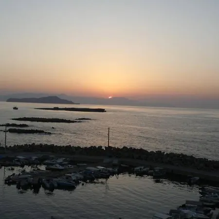 شقة Sea & Town Getaway *