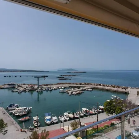 Sea & Town Getaway شقة